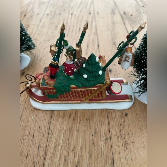 Department 56 Father Christmas’ Journey Dickens village and bottle brush trees - Picture 9 of 9